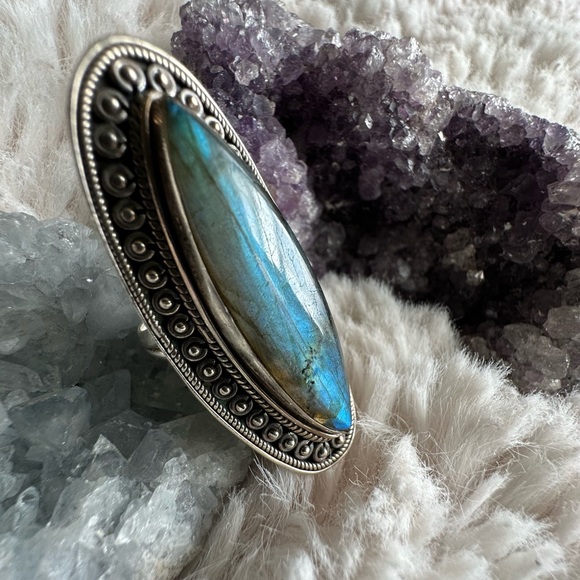 Labradorite *RARE* Silver Boho Statement Ring - Picture 8 of 11